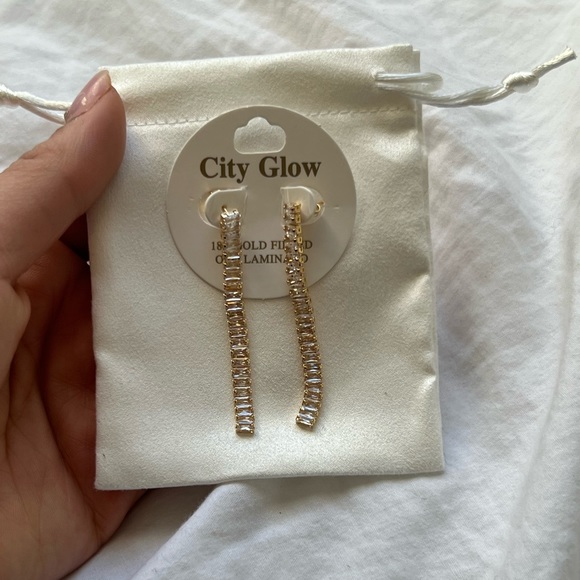 NWT City Glow 18K Gold Filled Bracelet and Earrings Set - Picture 3 of 9